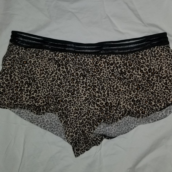 Victoria's Secret Other - Victoria secret shortie M Victoria's Secret Other - Victoria secret shortie M